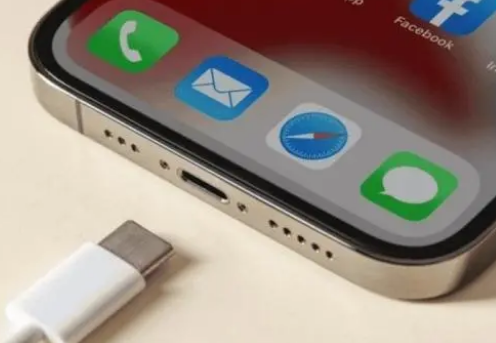 百色苹果15维修分享iPhone15改USB-C接口后能和安卓用户互借充电器吗 